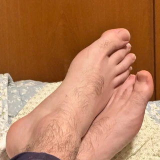 Angel feet