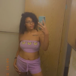 Sexy yellow bone 💦🤪