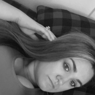 Younghotwife589