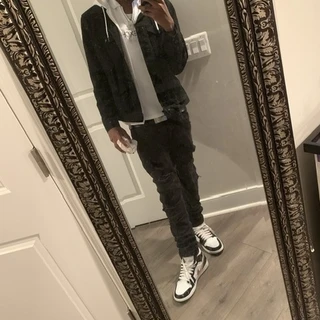 J