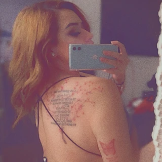 👑