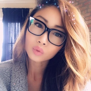 Mimi 🌸 👣 🍑