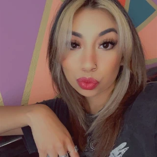 yvette🖤
