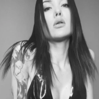 Mistress Zoe Noir