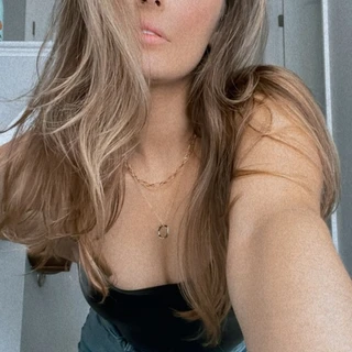 🖤 𝐳𝐨𝐞𝐲 🖤